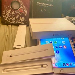 Like new iPad Pro 9.7 inch 128 GB with Apple Pencil